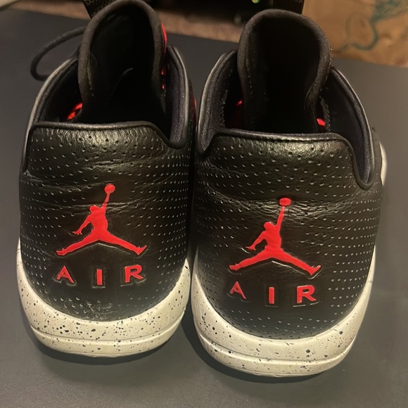 Air Jordan Eclipse in Univers Red / Black - Picture 3 of 7